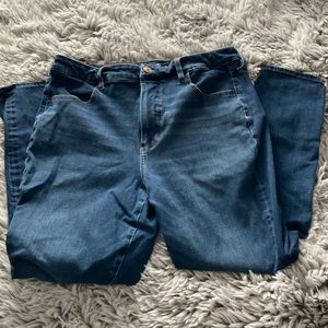 American Eagle Dark wash high rise skinny jeggings. Size 14